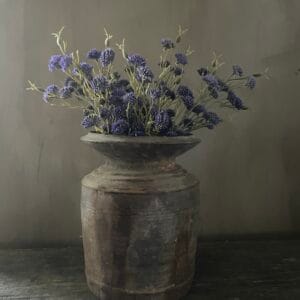 Nepalese pot met kunst bloemen